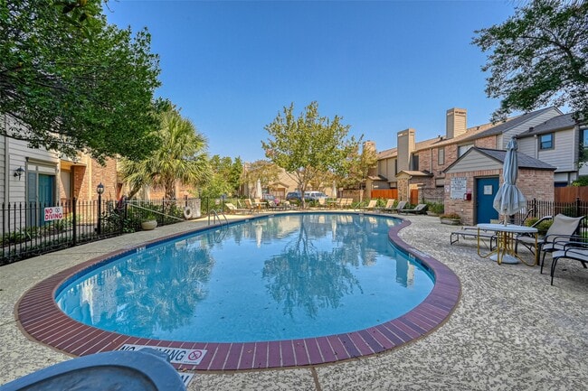 Building Photo - 1201 McDuffie St