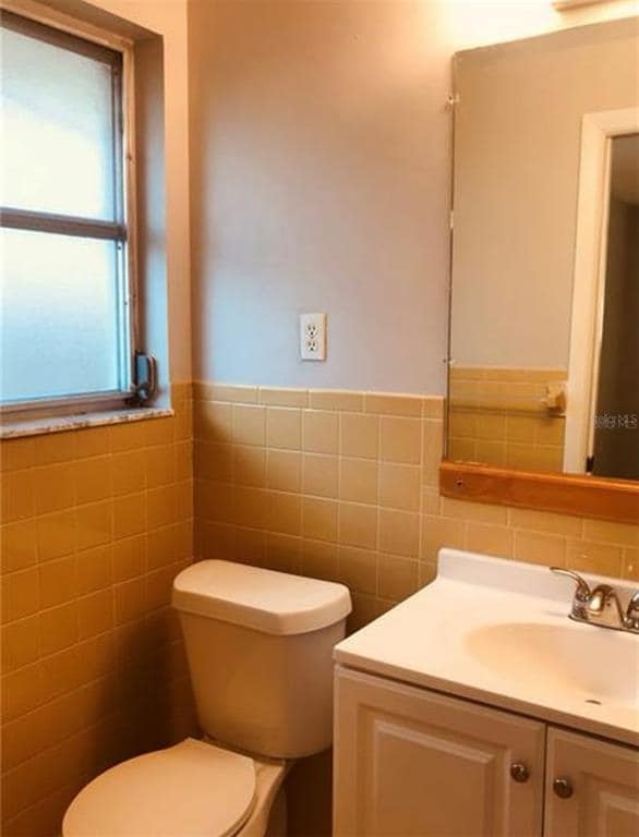 Building Photo - 10327 Oleander Dr