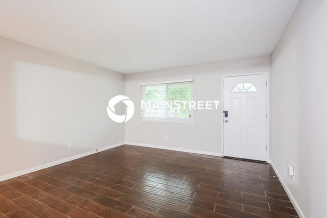 Building Photo - 4 Bedroom Pet-Friendly Home in FLORISSANT,...