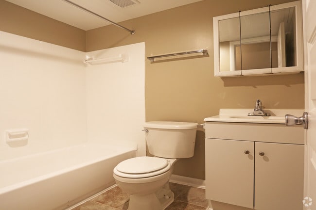 Interior Photo - Camden Fair Lakes