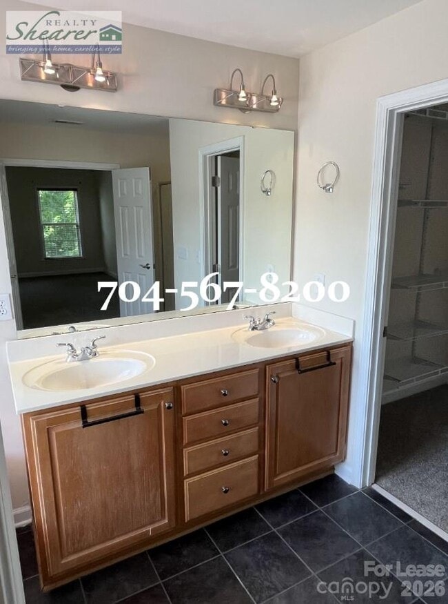 Building Photo - 8531 Camberly Rd