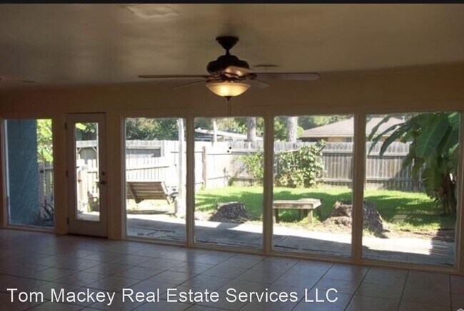 Primary Photo - 3 br, 1.5 bath House - 1275 W. Chimes St.