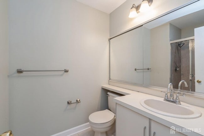 Building Photo - 57 Woodmere Dr