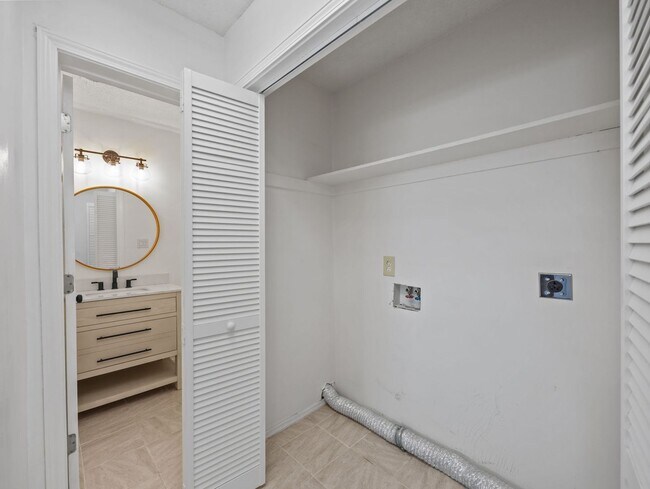 Building Photo - Welcome to New River Homes!