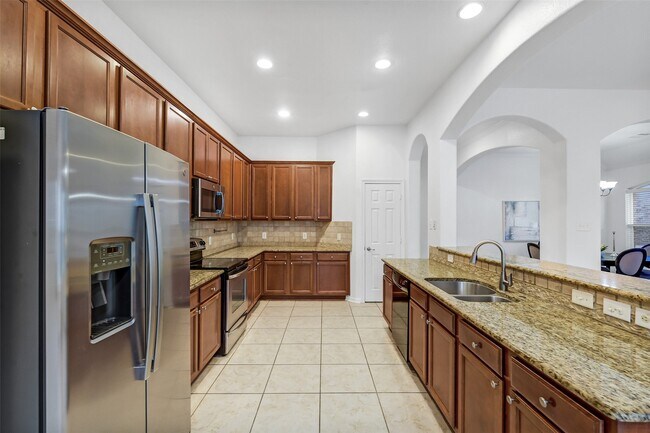 Building Photo - 7014 Spruce View Ct