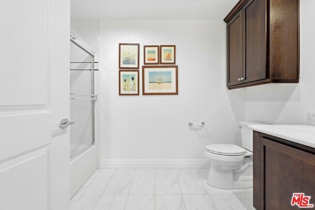 Building Photo - 4424 Whitsett Ave