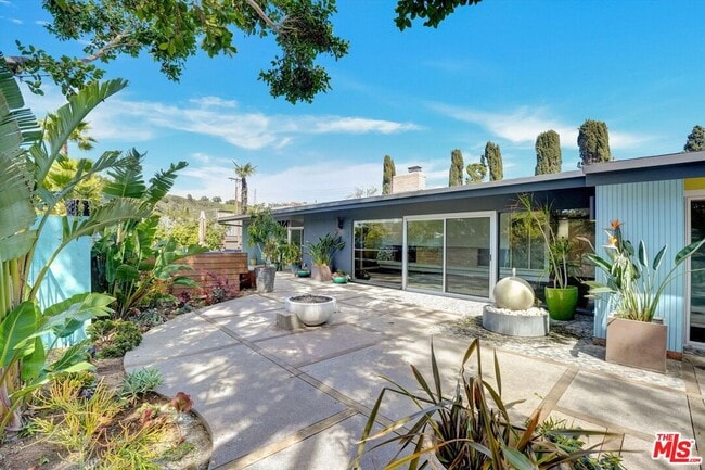 Building Photo - 2755 Carmar Dr