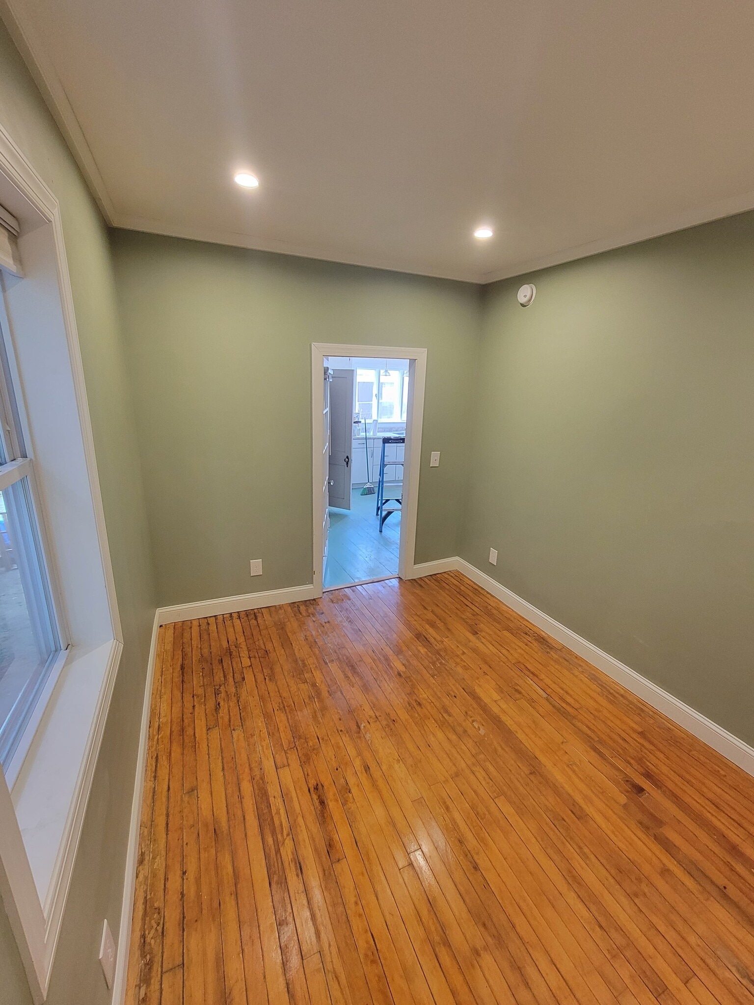 Building Photo - 73 Bartlett St