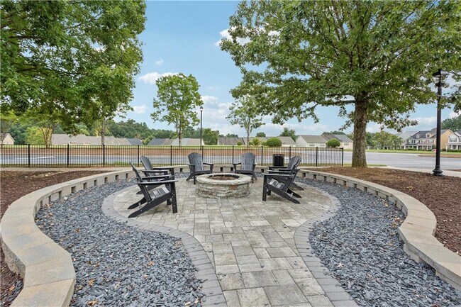 Building Photo - 283 Hiawassee Dr
