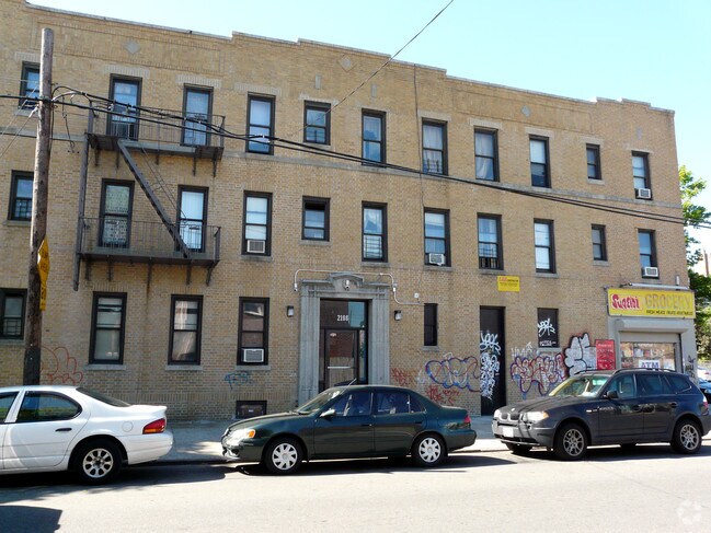 Building Photo - 2108 Chatterton Ave
