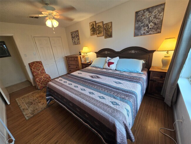 Building Photo - 17018 Water Oak Dr