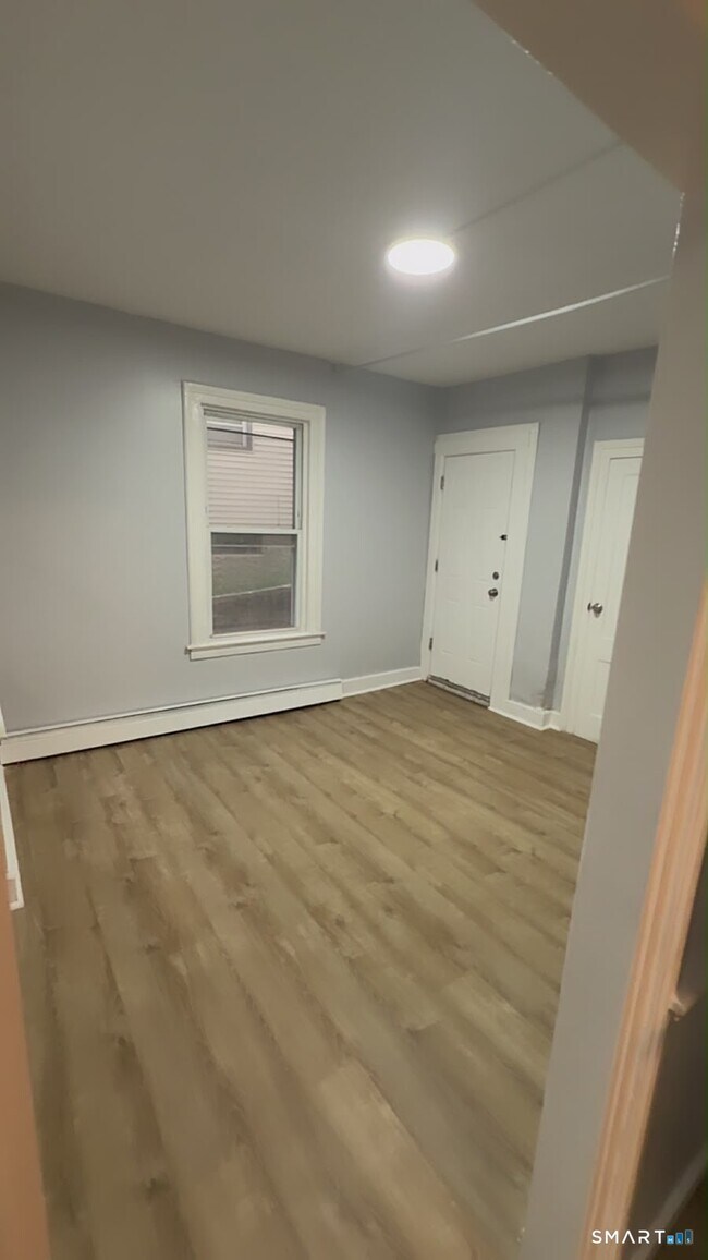 Building Photo - 82 Wolcott St