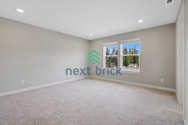 Building Photo - Spacious 5-Bedroom Retreat in Bothell with 2.5 Baths and 2335 Sq Ft of Comfort!