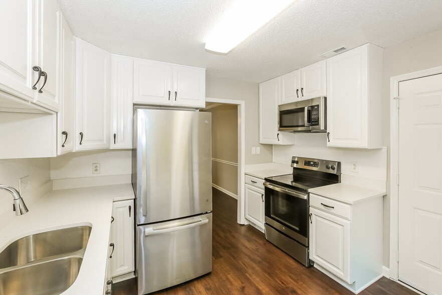Building Photo - 2902 Faircroft Way
