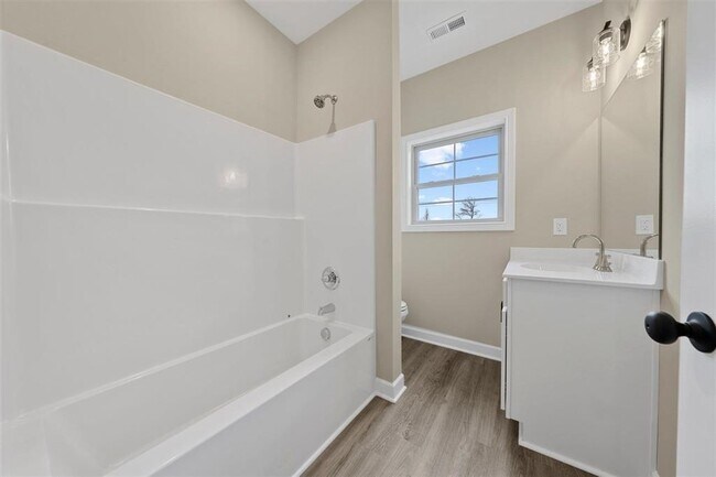 Building Photo - 905 Plano Rd