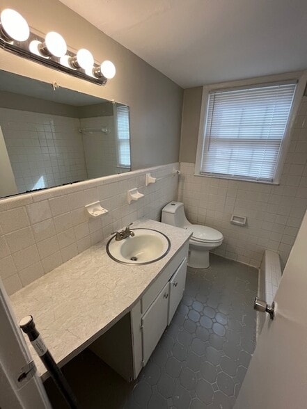 Building Photo - 205 Sherman St