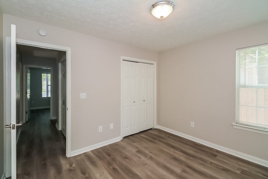 Building Photo - 11 Grier Ln