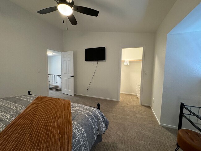 Building Photo - 2 BR Furnished Condo on the Colorado River with Utilities included