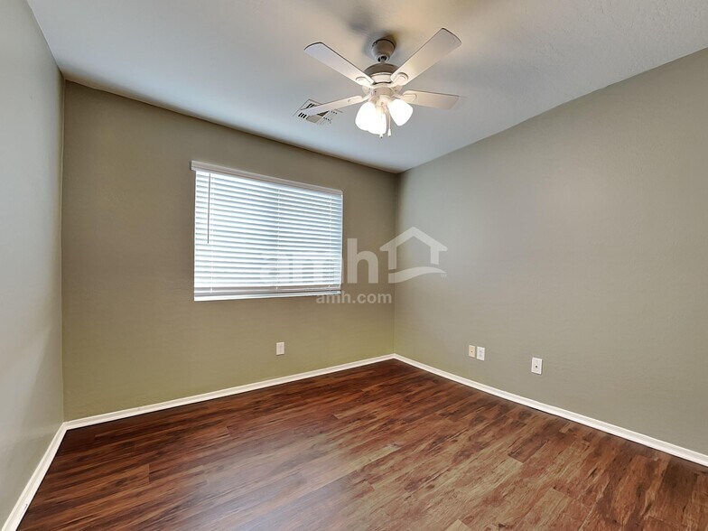 Building Photo - 14832 N 124th Ln