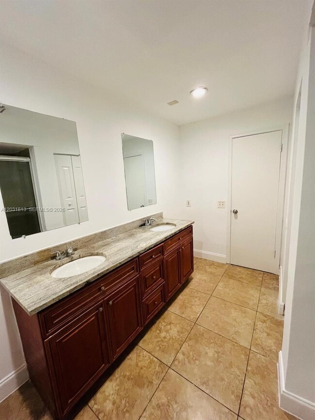 Building Photo - 7701 SW 10th Ct