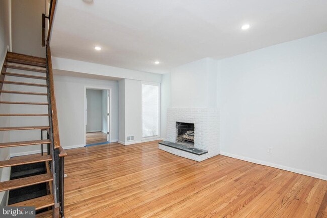 Primary Photo - 3936 Delancey St