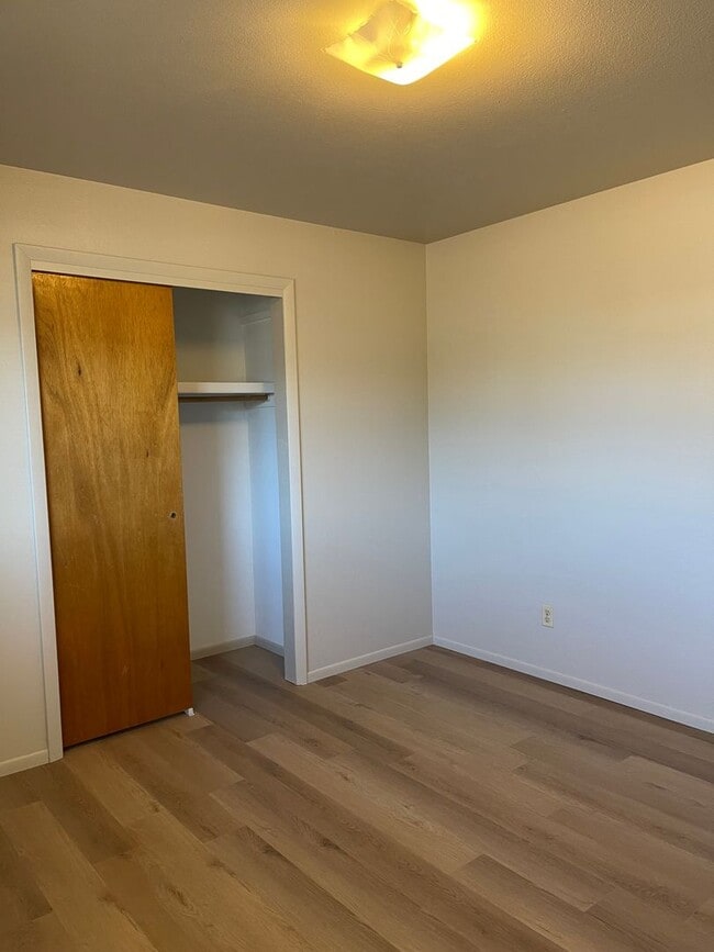 Building Photo - 340 Barrett Ave