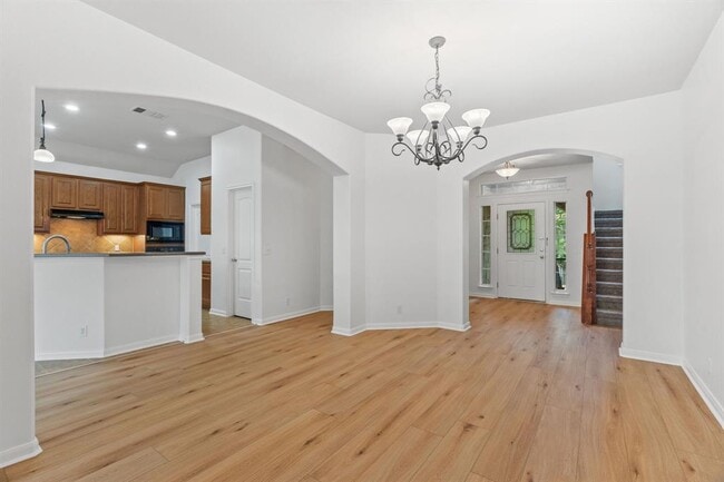 Building Photo - 209 Canterbury Dr