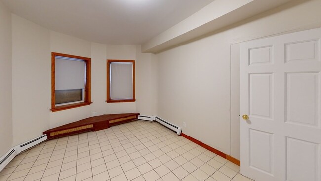 Building Photo - 1904 Beacon St