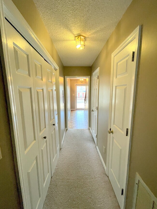 Building Photo - 6930 Steeplechase Dr NW