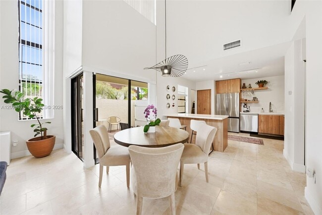 Building Photo - 327 Ives Dairy Rd