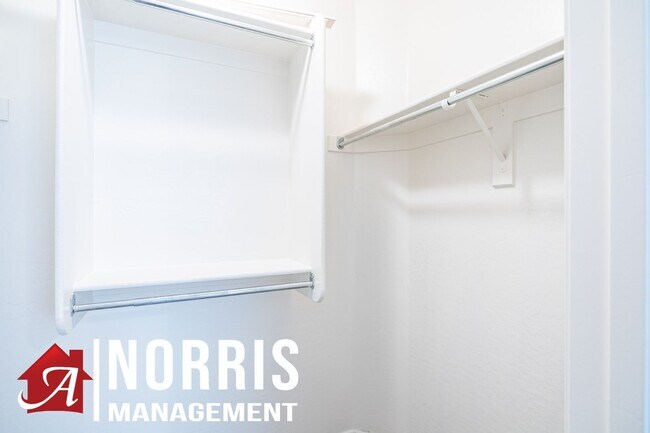 Building Photo - Great Home in a Great Location