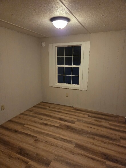 Building Photo - 12 Geer Rd