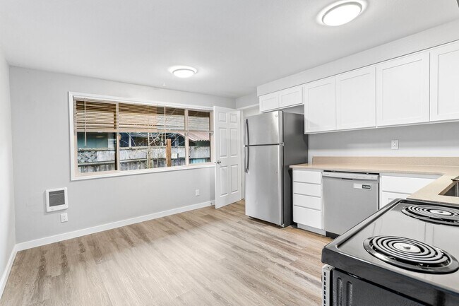 Building Photo - 1365CEDA