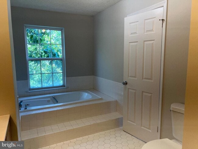 Building Photo - 53 E Shrewsbury Pl