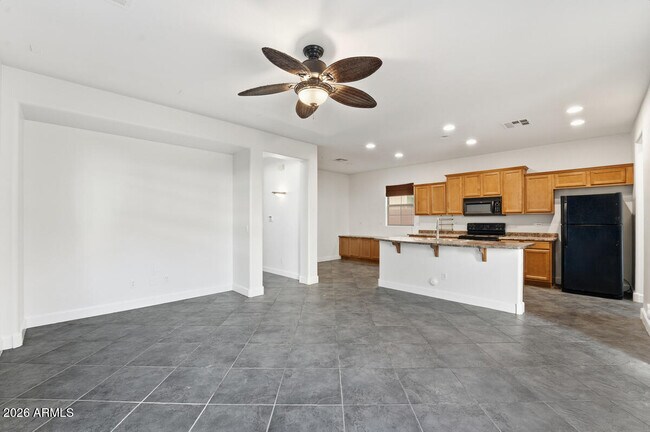Building Photo - 15391 W Dreyfus St