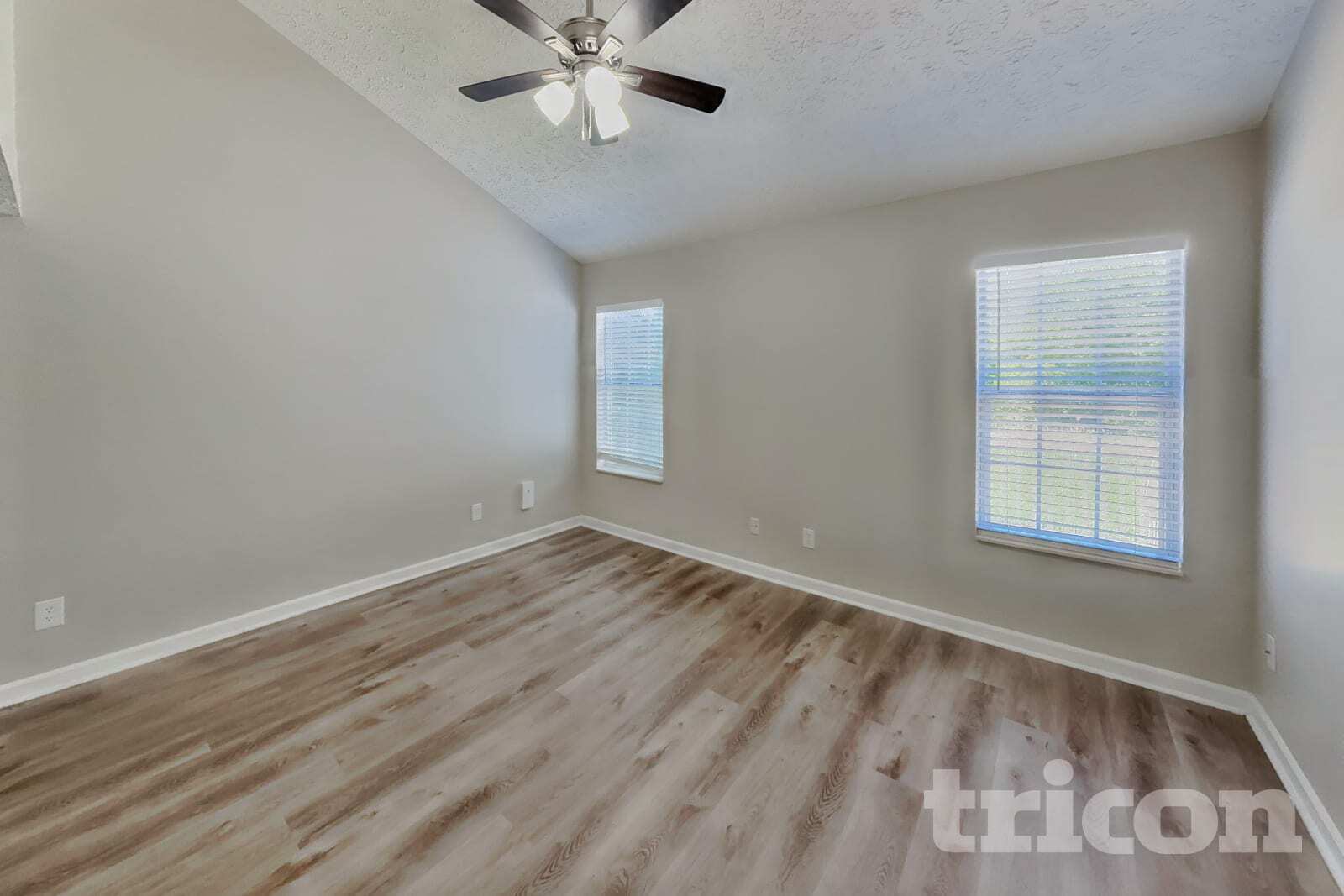 Building Photo - 2773 Riverbend Dr