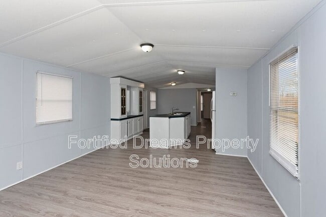 Building Photo - 886 Frye Rd