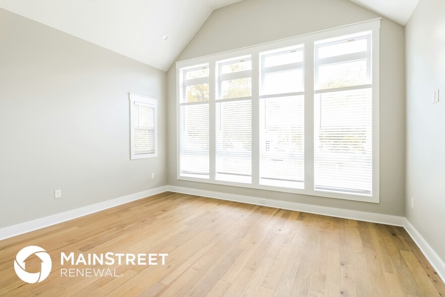 Building Photo - 1811 Seminary St