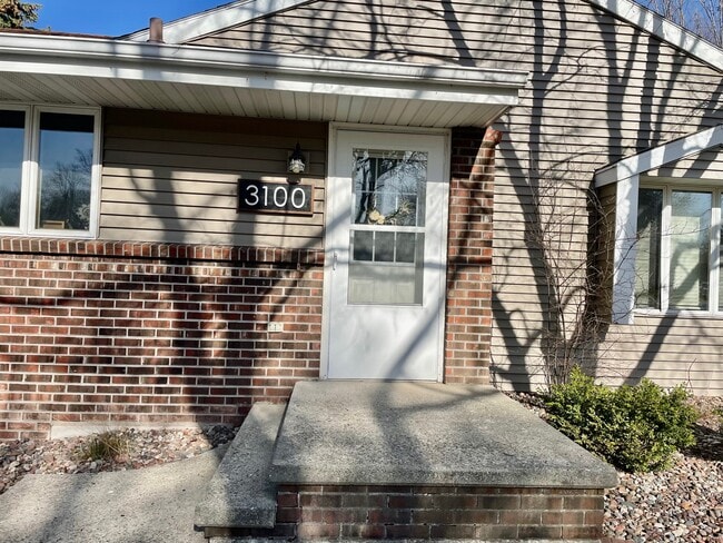 Primary Photo - 3100 E Canary St