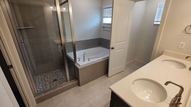 Building Photo - Brand New 3 Bed/2.5 Bath Townhome in West ...