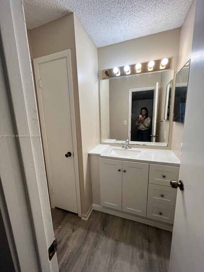 Building Photo - 4501 W McNab Rd