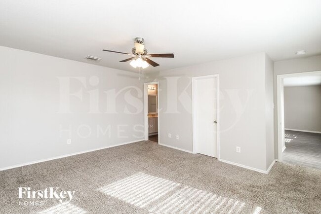 Building Photo - 525 Rosario Ln