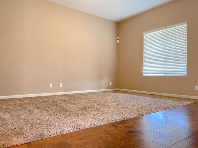 Building Photo - Beautiful & Nearly new SW Chalco area 4 bed Two Story