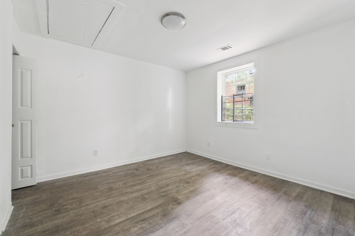 Building Photo - 1098 Smith St SW