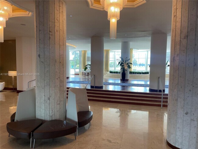 Building Photo - 5151 Collins Ave