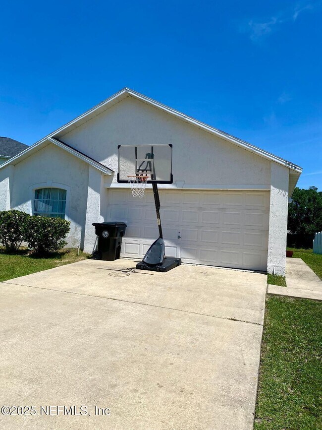 Building Photo - 3585 Alec Dr