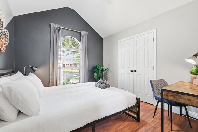 Building Photo - 2720 Wild Grove Ln