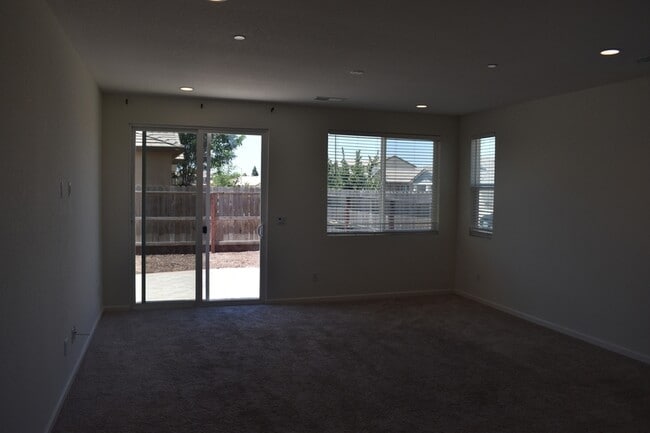 Building Photo - 3591 Sunstone Ct