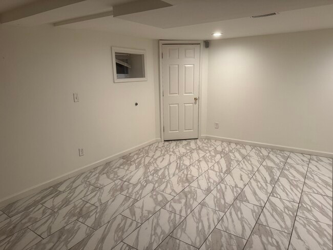 Building Photo - 1304 2nd Rd