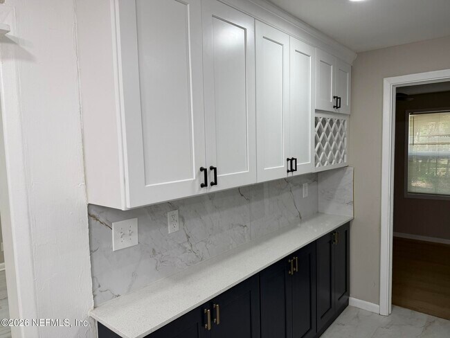 Building Photo - 85064 Radio Ave